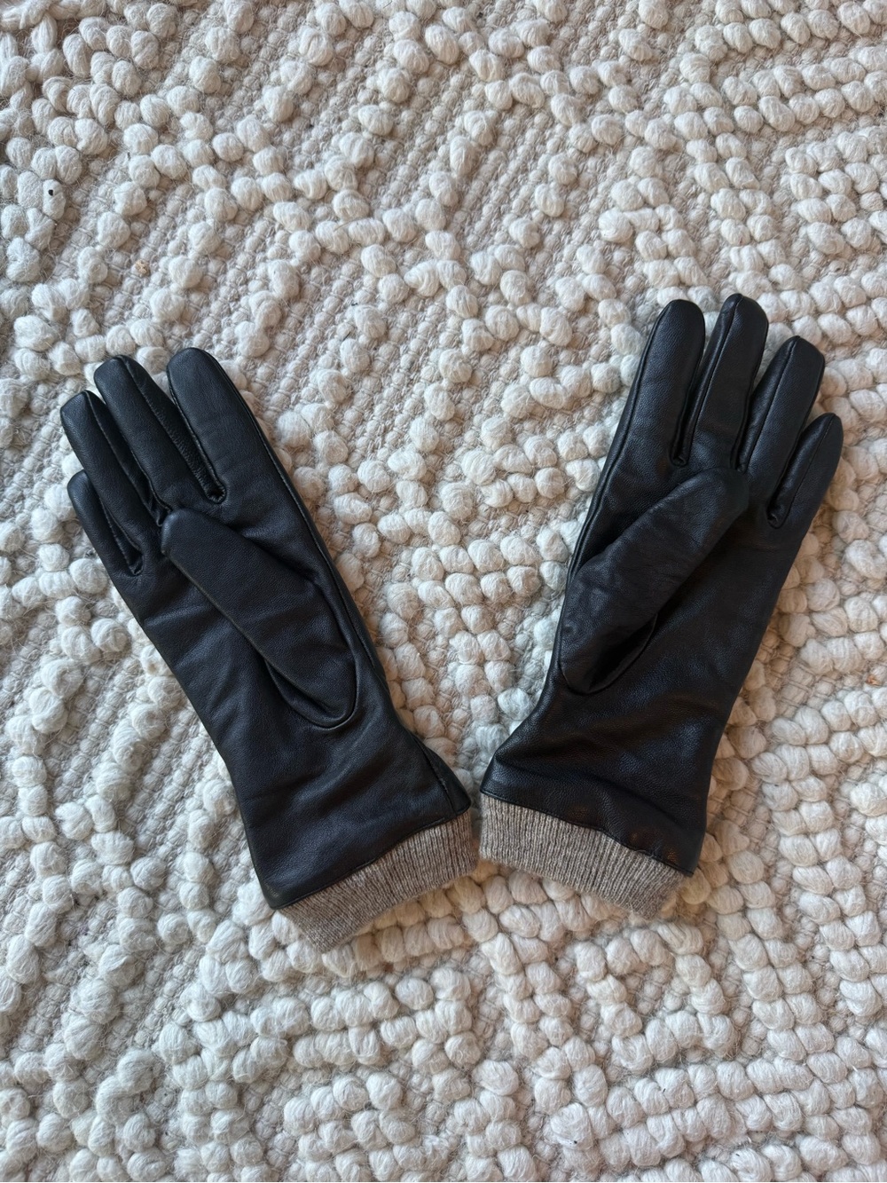 Women’s Black Leather Gloves with Knit Cuffs
